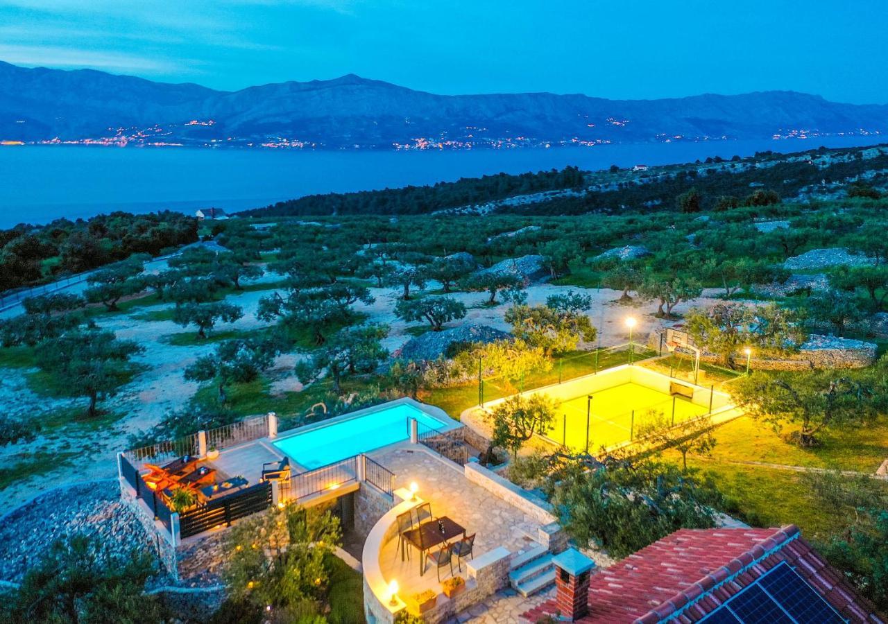 Heritage Holiday House Lori With Pool Postira Ngoại thất bức ảnh
